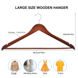 Vente en gros de cintres en <span class=keywords><strong>bois</strong></span> de luxe personnalisés de 48cm, crochet chromé cannelé antidérapant à un niveau pour salle de bain, manteaux et costumes - Product Image 2