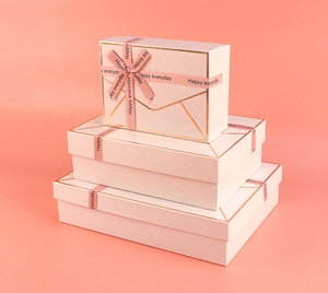 Caja <span class=keywords><strong>de</strong></span> Regalo para <span class=keywords><strong>Zapatos</strong></span> <span class=keywords><strong>de</strong></span> Papel Kraft Personalizada del Fabricante, Negro Mate, con Cinta con Logotipo y Lazo, Caja <span class=keywords><strong>de</strong></span> Cartón Corrugado con Cristal, Pedido Mínimo Bajo - Product Image 1