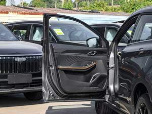 Gelly Coolray Battle 2026, Nuevo SUV, Turbo, Neumáticos R18, Volante a la Izquierda, Automático, Asientos Oscuros, Luces LED, Techo Panorámico, Listo para Exportar - Product Image 2