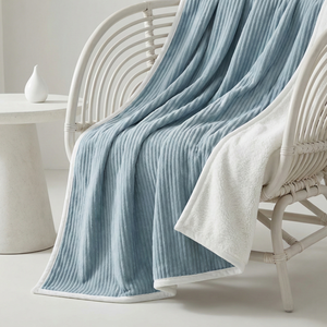 Service d'étiquettes tissées OEM, étiquettes de soin personnalisées en flanelle côtelée 3D, étiquettes de marque à coudre pour l'approvisionnement hôtelier professionnel - Product Image 1