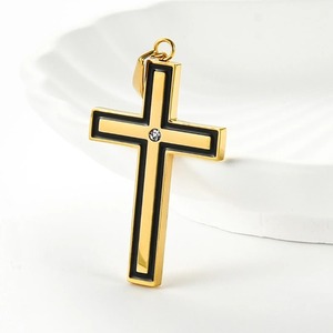 Collier tendance avec pendentif croix à bords noirs pour femmes et hommes, en acier inoxydable, plaqué or et argent, chaîne avec pendentifs, bijoux, cadeaux - Product Image 1