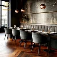 Ensemble de mobilier de restaurant sur mesure Ron Group, banquettes en tissu rembourré, table en bois massif, chaise ergonomique