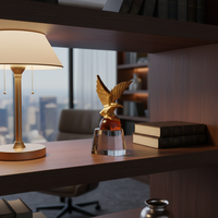 Trophée en cristal Aigle Doré avec gravure laser, impression par transfert thermique, base colorée dégradée imperméable pour événements prestigieux