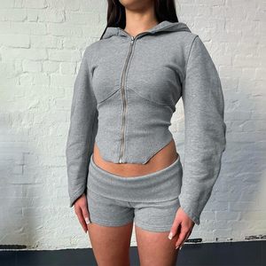 Ensemble de survêtement personnalisé 2026 pour femme : haut court zippé à manches longues et short, en maille respirante, tenue de sport décontractée pour l'entraînement - Product Image 1