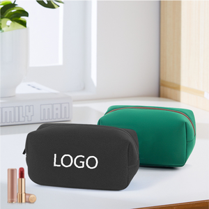 Sac de maquillage pliable de voyage imperméable à grande capacité avec fermeture éclair, logo personnalisé, lettres modernes, en néoprène pour femmes - Product Image 1