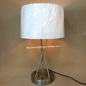 ห้องนอนโรงแรมโมเดิร์นโคมไฟตั้งโต๊ะโคมไฟตั้งโต๊ะฐานโลหะกลวงพร้อมรายการ Ul - Product Image 3