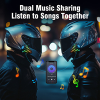 Yeni kask Bluetooth kulaklığı 6.0, çok kişilik interkom için uçak şeklinde RGB aydınlatma efektleriyle.