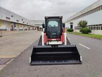 Mini-chargeuse sur chenilles multifonctionnelle CDM315T avec système de levage vertical pour la location d'équipements et les projets municipaux