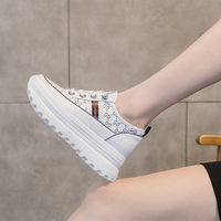 Baskets de luxe de créateur à semelle épaisse blanches, mode et sport, décontractées à lacets pour femmes, vente en gros
