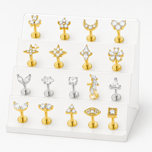 Orecchini a perno Zesenlin dal design esclusivo, placcati oro, con zirconi a forma di cuore e fiocco, in acciaio inossidabile, per helix e conchiglia, con retro piatto, regalo di nozze - Product Image 4
