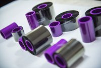 Ruban de codes à barres en résine de cire TTO 33mm * 450M pour personnalisation de la taille d'impression à grande vitesse Videojet Markem