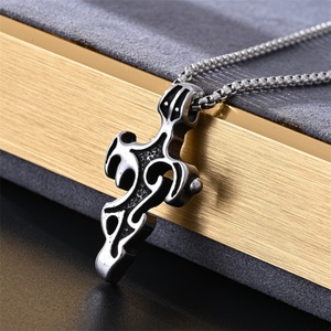 Collana con Ciondolo in Acciaio Inossidabile 316L per <span class=keywords><strong>Uomo</strong></span>, Design Nordico con Martello di Thor, Ascia Vichinga, Ancora Navale e Pallone da Calcio - Product Image 4