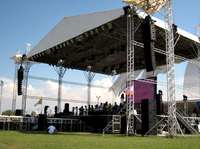 Menara Truss Line Array Aluminium Alloy Premium Berkualitas Tinggi, Sistem Pengangkat, Portabel, Sambungan Baut, Bentuk Persegi