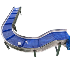 Bande transporteuse modulaire plate en PVC plastique avec crampons antidérapants - Product Image 4