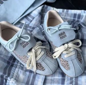 Zapatillas de Entrenamiento para Mujer, Antideslizantes, con Cierre de Cordones, Estilo Tenis, Bordado, Parte Superior de Cuero Genuino, Suela de Goma, Diseño de Diseñador - Product Image 2