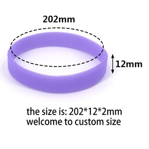 Bracelet en silicone Youmigift le moins cher, personnalisable avec logo, texte, couleur et taille, lumineux dans le noir - Product Image 5