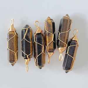 Pendentif en quartz avec pierre précieuse enveloppée de fil hexagonal pointu avec pendentif enveloppé de fil représentant l'arbre de vie - Product Image 4