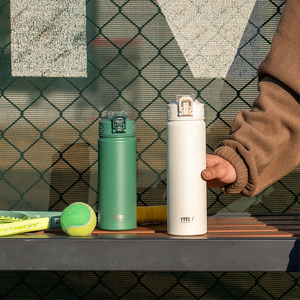 กระติกน้ำสแตนเลส <span class=keywords><strong>TYESO</strong></span> รุ่น TS-8771C ขายดี ขนาด 750 มล. พร้อมหลอดดูด ดีไซน์ทันสมัยสำหรับเล่นกีฬา น้ำหนักเบา ผลิตจากวัสดุ 18/8 - Product Image 5