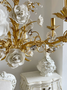 Lámpara de Araña Estilo <span class=keywords><strong>Capodimonte</strong></span> de Hierro Forjado Italiano con Rosas de <span class=keywords><strong>Porcelana</strong></span> Blancas - Product Image 4