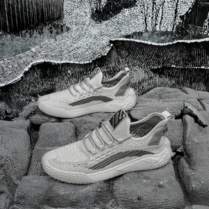 Nuevos zapatos deportivos coreanos transpirables para hombre, zapatillas blancas versátiles, a la moda para la temporada de primavera para correr en verano - Product Image 2