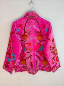 Chaqueta Bomber de Terciopelo Bordada a Mano de Excelente Calidad para Mujer, Reversible, Ecológica, Estilo Boho Folclórico de Invierno - Product Image 4
