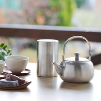 Boîte de rangement minimaliste en acier inoxydable pour poudre de matcha, ronde, avec couvercle intérieur
