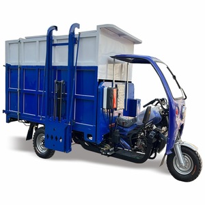 Camion poubelle compacteur à trois roues bleu, moteur essence, avec bac à déchets pour la collecte et le transport des ordures - Product Image 1