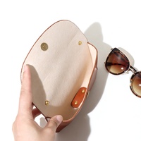 Emballage de lunettes de luxe, pochette à lunettes à bandoulière, étuis à lunettes de soleil sac souple en cuir végétalien étui à lunettes Logo personnalisé