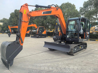 Mini-excavatrice sur chenilles DX75 DX75E de 7,4 tonnes avec godet de 0,3 m³ pour les infrastructures urbaines