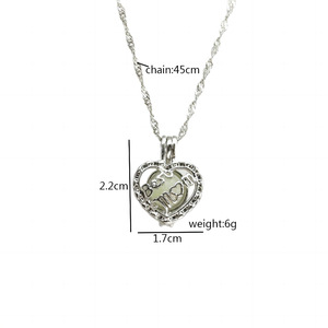 Collier de maman lumineux brille dans le noir, alliage creux peut ouvrir la <span class=keywords><strong>Cage</strong></span> pendentif collier cadeau pour la fête des mères - Product Image 6