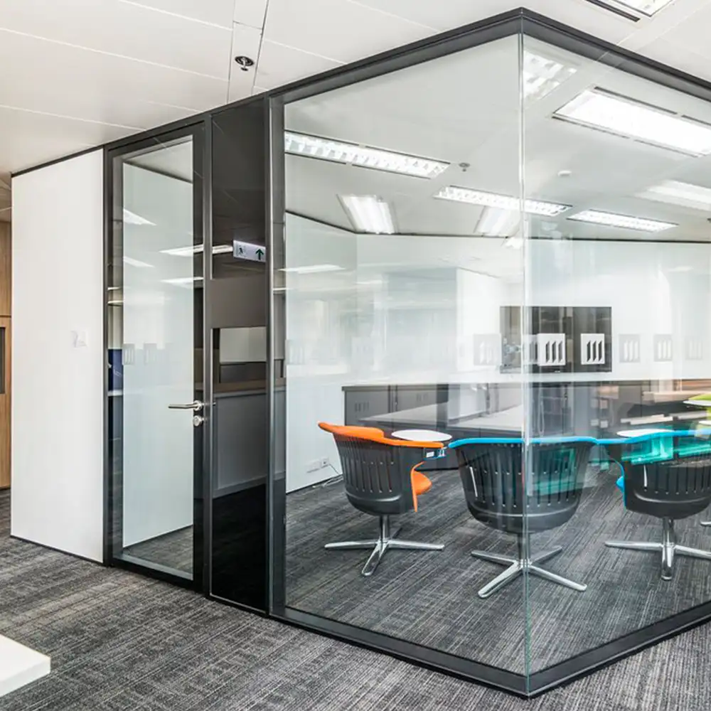 Yüksek kaliteli modüler ses geçirmez çerçevesiz tek veya çift cam alüminyum çerçeve temizle sistemi ofis cam duvar bölümleri