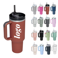 Mug de voyage isotherme 40oz en acier inoxydable à double paroi avec poignée et paille, compatible porte-gobelet, idéal pour le camping en extérieur
