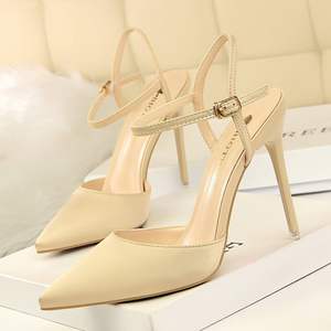 Tacones Altos de Seda con Punta en Pico y Correa en el Tobillo para Mujer, Modelo 2026, Antideslizantes, Elegantes y a la Moda, con Suela Roja - Product Image 5