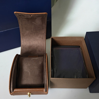 Magnifique boîte à montre en cuir brun pur et lisse avec emballage en daim, boîte en papier et sac