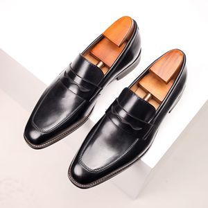 Chaussures décontractées pour hommes de style rétro avec empeigne en cuir et fermeture à bouton-pression - Chaussures pour hommes - Product Image 1