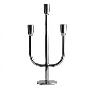 Candélabre en métal argenté à 3 bras, support de bougie moderne en forme de U pour la décoration de la maison - Product Image 4