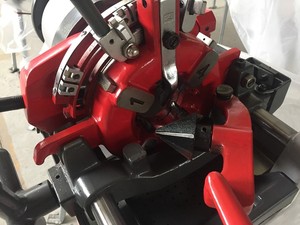 เครื่องเกลียวท่ออเนกประสงค์ Z1T-SD65S สำหรับเกลียว NPT  ประสิทธิภาพสูงสำหรับงานอุตสาหกรรม กำลังไฟ 1300 วัตต์ ช่วงการทำงานสำหรับเกลียวท่อ - Product Image 1
