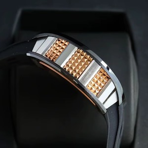 นาฬิกาข้อมือผู้ชาย รุ่น Horology Selection สายคาร์บอนไฟเบอร์สีดำ ตัวเรือนโรสโกลด์  หน้าปัดลายหิน  พร้อมเข็มเรืองแสง  ระบบอัตโนมัติ  ดีไซน์สปอร์ต - Product Image 2