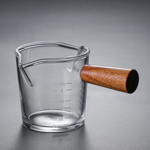 Messbecher mit Doppel-Ausgießer Espresso Likör Gläser Klare Runde Becher mit Holzgriff für Milch Kaffee Tee - Product Image 2