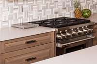 AlandCabinet Îlot de cuisine en bois massif personnalisé Design classique Panneau surélevé à panneau plat comprend robinet d'évier stratifié en marbre