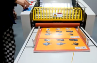 Machine à plastifier automatique SMFM390E 370 mm avec alimentation et découpe automatiques pour l'impression