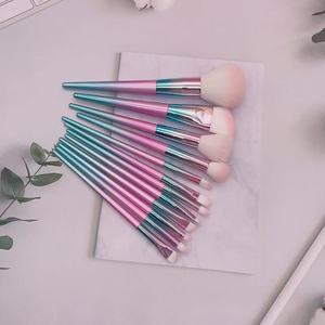 Ensemble de 12 pinceaux de maquillage pour le visage, manche en plastique, poils synthétiques, respectueux de la peau, pour le contouring, le blush, le fond de teint, le correcteur - Product Image 3