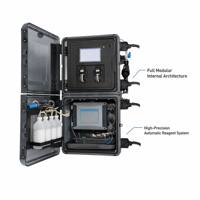 Armoire de surveillance en ligne entièrement modulaire MS6100 équipée d'un électrode de chlore libre CL17, d'un électrode de pH, d'un capteur de turbidité et d'un capteur de température pour la surveillance de l'eau.