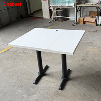 Tables de restaurant rondes en pierre Corian, surface solide, bord incurvé moderne, petite table à manger avec pieds en métal