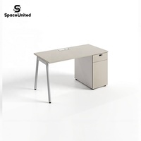 Postes de travail de style nordique SpaceUnited, structure en acier, style industriel, bureaux en bois