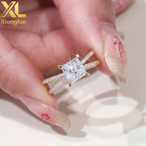 Anillo de Diamantes con Corte Princesa de Oro Amarillo de 14k y 18k, Joyería de Oro Sólido, Anillo de Diamantes Moissanite de Diseñador, Anillo de Compromiso y Boda para Mujer - Product Image 5
