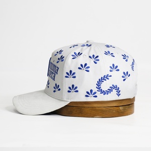 Gorra de Béisbol de Gamuza Personalizable con su Logotipo, Estilo Deportivo, Bordado Floral, Pedrería, Logotipo Personalizado, Gorras Personalizadas - Product Image 4