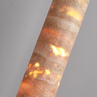 Suspension luminaire longue en marbre naturel jaune Kasanto, lampe à tube suspendue Wabi Sabi en travertin