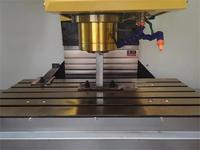 Centro de Mecanizado CNC Vertical VMC850 Duradero con Efecto de Superficie Fina para Piezas de Moldes de Aleación