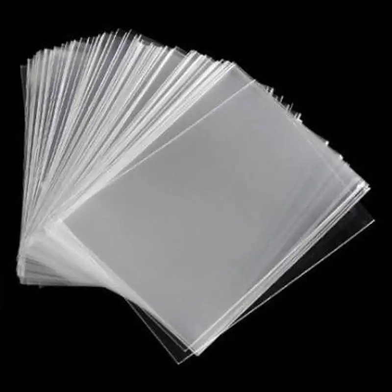 100 Stück weiche Handelskartenhüllen transparenter Kartenbezug Halter für Brett-Spiel-ID-Karten